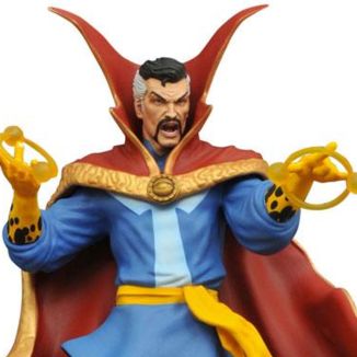 Figura Doctor Strange con Capa de Levitacion Marvel Comics Gallery